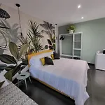 לינה וארוחת בוקר Relais Viesti ויאסטה